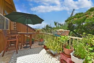 Beautiful Beachfront Townhouse 3bdrm 2bth with outside day bed OR overflow bedroom - 5