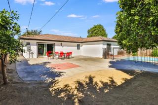 Truly Immaculate Pool Home SFV - Los Angeles - 5
