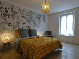 Gîte Rénové avec Jardin Clos et Terrasse - Idéal Familles/Amis, Eure-et-Loir, Proche Nogent le Rotrou - FR-1-581-104 - 4