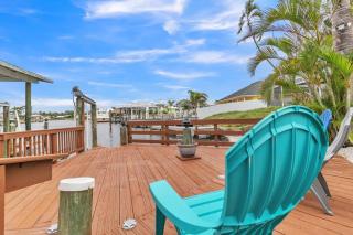 Waterfront 4BR Home with Heated Pool, Boat Lift, Free Parking, Near Beach, Sleeps 11! - 6
