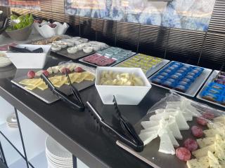 İn The Middle Hotel - 2