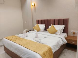 Hotel Satsang Grand - Varanasi - 4