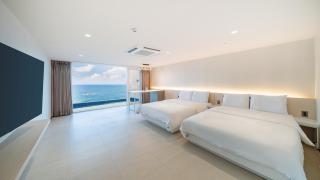 Sharp & Flat Hotel - Gyeongju - 1