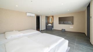 Sharp & Flat Hotel - Gyeongju - 6