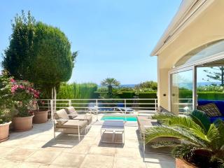 Villa Catalina Stunning 4bedroom villa with air conditioning sea views & private swimming pool ideal for families - 4