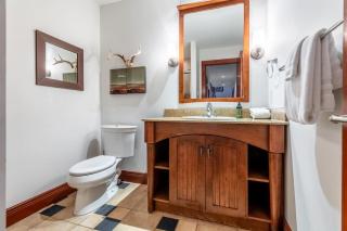 Ski In/Ski Out Luxury Tremblant Chalet - Mont-Tremblant - 4