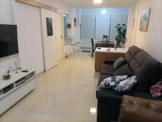 Ponta da Praia amplo 3dorm 3ban frente ao mar - 1