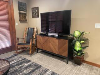 Penthouse Mountain Haven with Community Spa Room - 9