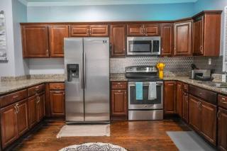 Historic Coastal Haven- Pet Friendly Fast Wi-Fi - 9