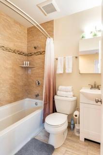 The Perfect Spot - Capitol Hill, DT, Central Dist. - Seattle - 8