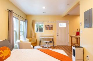 The Perfect Spot - Capitol Hill, DT, Central Dist. - Seattle - 5