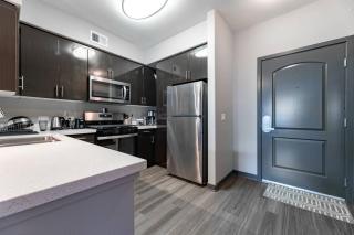 Private, Modern Luxury 2 Bd/ 2 Ba - 2