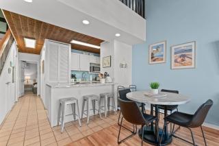 Third floor partial ocean view (MV3405) - Kihei - 3