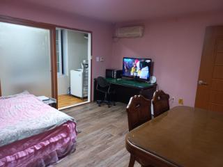 Esther Queen House - 3