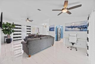 Luxurious Palm Beach Home - 5