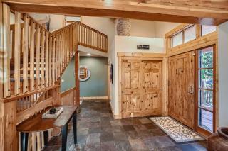 NEW LISTING! Peaks Paradise home - 9