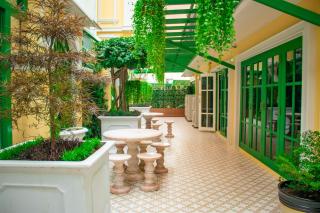 Siri Grand Bangkok Hotel - 1