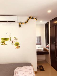 Phòng một giường, có ban công, chổ đậu xe ô tô - Kenpia Homestay - Hue - 4