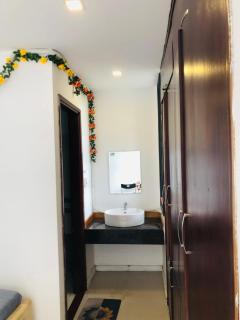 Phòng một giường, có ban công, chổ đậu xe ô tô - Kenpia Homestay - Hue - 3