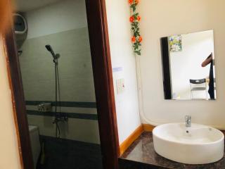Phòng một giường, có ban công, chổ đậu xe ô tô - Kenpia Homestay - Hue - 2