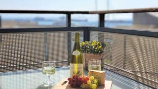 Fabulous studio apartment with aircon, parking and terrace ocean view - 8