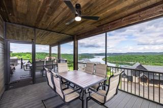 Serenity Shores Resort - Luxury Lakefront Lodge - Pools and Many Free Amenities - Kimberling City - 9