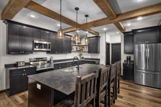 NEW! Modern Luxury Lakefront Lodge Resort - FREE Amenities - Kimberling City - 0
