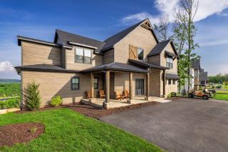NEW! Modern Luxury Lakefront Lodge Resort - FREE Amenities - Kimberling City - 9