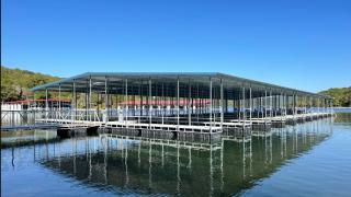 NEW! Modern Luxury Lakefront Lodge Resort - FREE Amenities - Kimberling City - 1