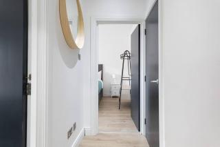 Top Floor, City Centre, Parking - Belfast - 5