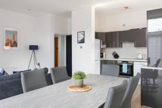 Top Floor, City Centre, Parking - Belfast - 3