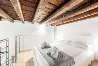 Verdi's Nest - Loft with Wifi and AC - 8