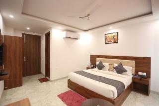 Hotel De Clark Luxury Airport Hotel near Delhi IGI Airport T3 with Free WiFi & 24x7 Check-in - 9