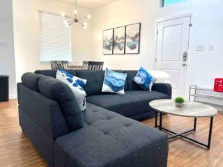 NEW! 5 min from Mall, Airport, and Dinning! - 0