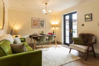 Luxe Stratford Townhouse beautifully renovated, well equipped, sleeps 4, 2 bathrooms, free parking 2 cars - minutes walk to town, RSC & pubs - pet friendly - Stratford-upon-Avon - 7
