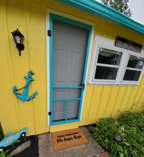 LemonDrop Lake-Front Cottage - Madison - 2