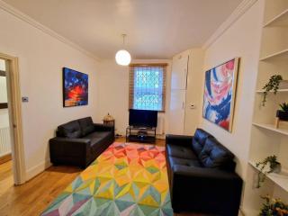 4 Bedroom, 3 Bathroom Private House in Central London, 3 minutes walk to Edgware Road Station - Londra - 6