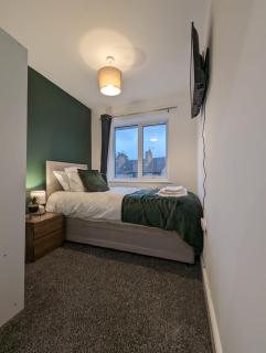 Oakwood Suite - Sleeps 5 - Contractors - Smart TVs in all rooms - Cheshunt - 2