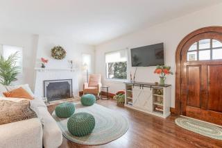 Stylish 2br Cozy Home 10min Drive from ND! - 1