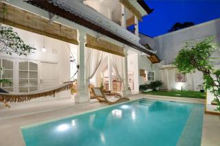 Tropical private villa with ricefield view, short drive to Canggu beach - Canggu - 1