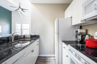 Dupont Circle 2BR nr U St Metro Glens Mkt WDC-191 - 1