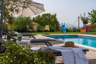 NEW! Villa Lukas with 44m2 pool in Makarska hinterland - Gornji Vinjani - 2