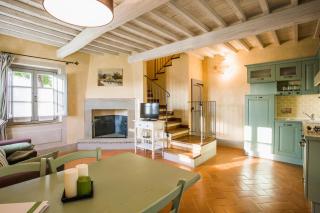ISA-Farmhouse with swimming-pool just 20 minutes from Arezzo, apartments with panoramic views - Castiglion Fibocchi - 1