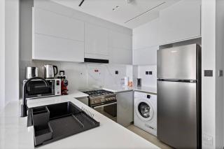 StoneTree - Modern 1BR with Amazing Location and View - Dubai - 9