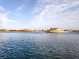 SeaFront Apartment In Valletta - Valletta - 5