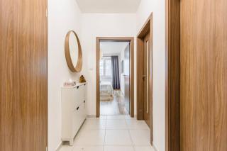 BNB Slovakia Modern Jégeho Retreat Apartment - Bratislava - 9