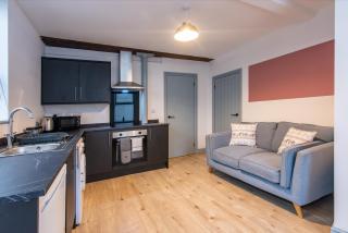 Newark Apartments: Ideal for Contractors with Parking - Balderton - 2