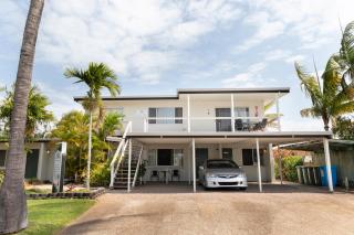 Palm View Holiday Apartments - Bowen - 6