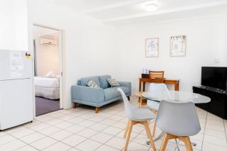 Palm View Holiday Apartments - Bowen - 1