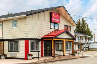Econo Lodge Inn & Suites - Pincher Creek - 9